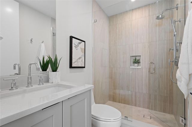 415 L AMBIANCE DRIVE A701, Longboat Key, FL 34228