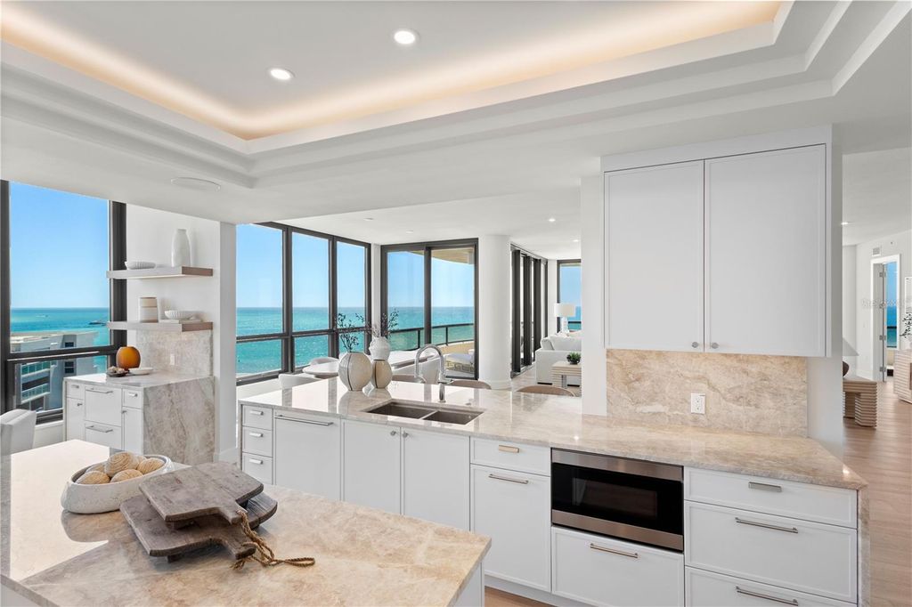 Image 21 of property listing at 415 L AMBIANCE DRIVE A701, Longboat Key, FL 34228