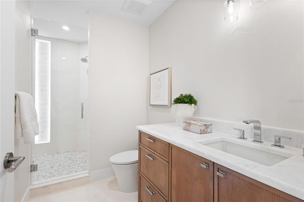 Image 41 of property listing at 415 L AMBIANCE DRIVE A701, Longboat Key, FL 34228