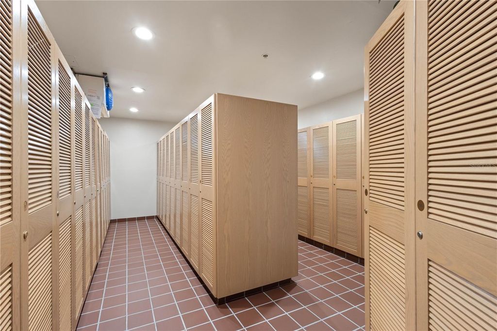 Image 55 of property listing at 415 L AMBIANCE DRIVE A701, Longboat Key, FL 34228