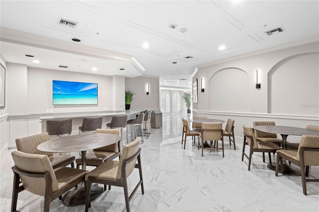 Image 58 of property listing at 415 L AMBIANCE DRIVE A701, Longboat Key, FL 34228