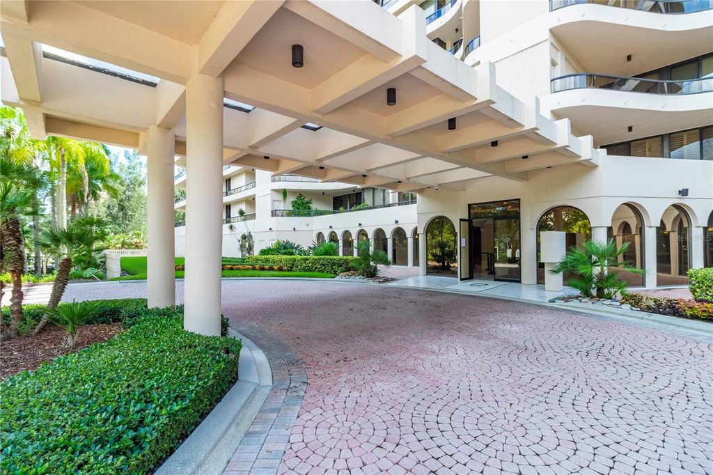 Image 75 of property listing at 415 L AMBIANCE DRIVE A701, Longboat Key, FL 34228
