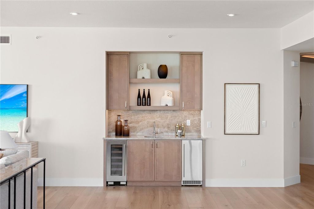 Image 10 of property listing at 415 L AMBIANCE DRIVE A701, Longboat Key, FL 34228