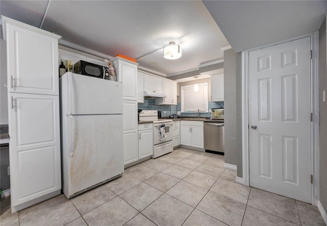 14300 S Padre Island Dr 196, Corpus Christi, TX 78418