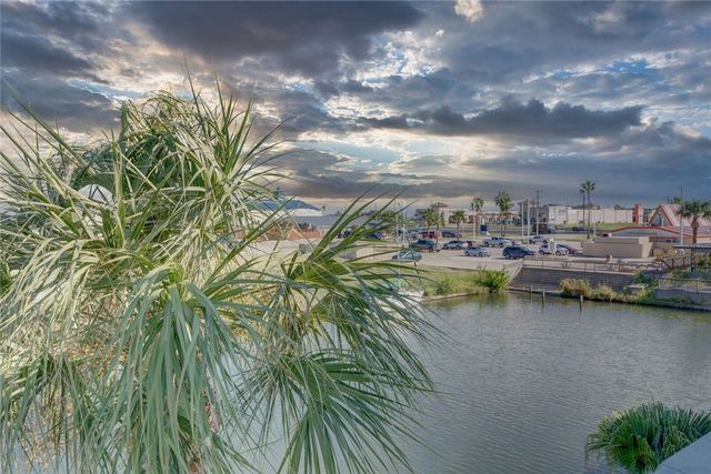 14300 S Padre Island Dr 196, Corpus Christi, TX 78418