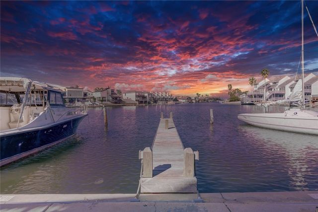 14300 S Padre Island Dr 196, Corpus Christi, TX 78418