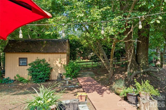 4737 Autumn Leaf Lane, Charlotte, NC 28277