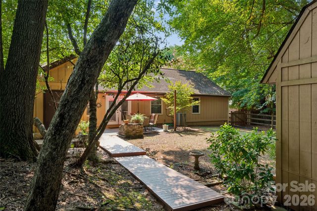 4737 Autumn Leaf Lane, Charlotte, NC 28277