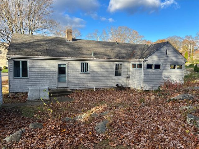 11 Hubbard Street, Westerly, RI 02891