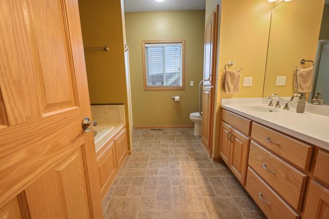 8371 83rd Street NE, Monticello, MN 55362