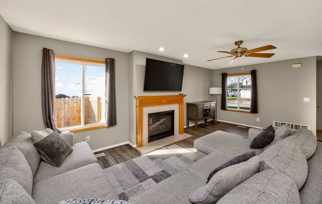 3123 SE Honeysuckle Court, Ankeny, IA 50021