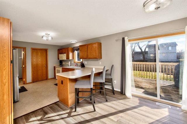 3123 SE Honeysuckle Court, Ankeny, IA 50021