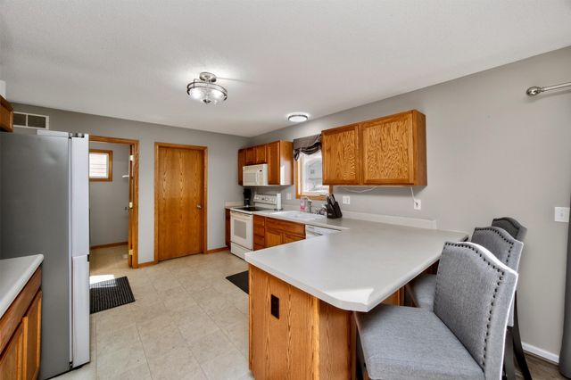 3123 SE Honeysuckle Court, Ankeny, IA 50021