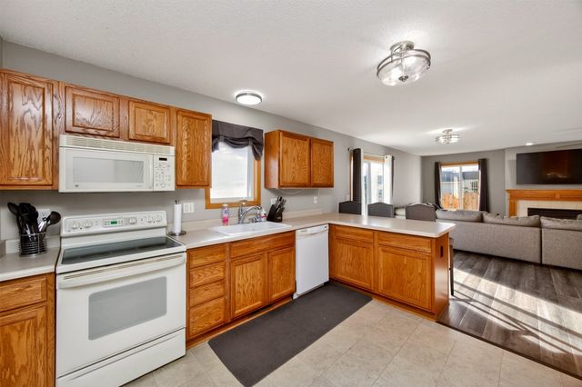 3123 SE Honeysuckle Court, Ankeny, IA 50021