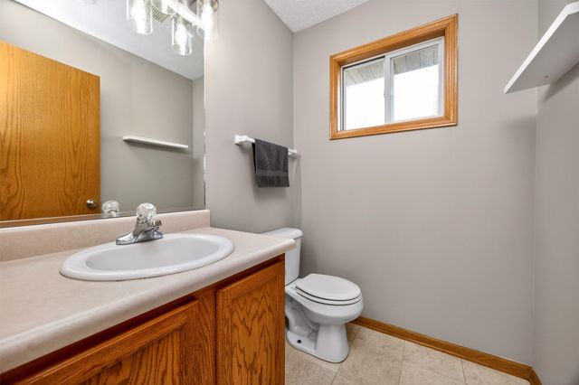 3123 SE Honeysuckle Court, Ankeny, IA 50021