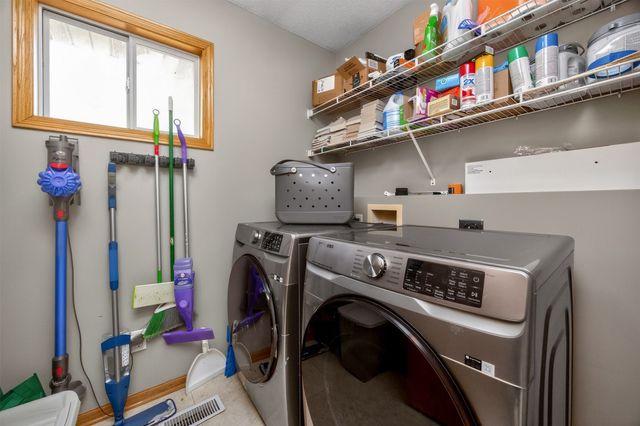 3123 SE Honeysuckle Court, Ankeny, IA 50021