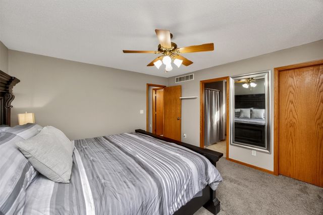 3123 SE Honeysuckle Court, Ankeny, IA 50021