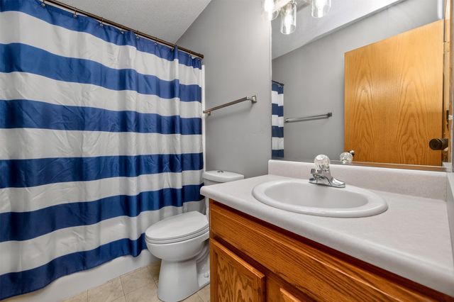 3123 SE Honeysuckle Court, Ankeny, IA 50021