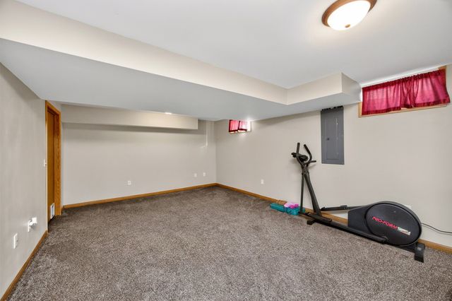 3123 SE Honeysuckle Court, Ankeny, IA 50021