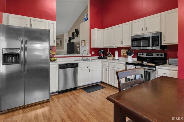 3805 Pine Needle Point, Evansville, IN 47715