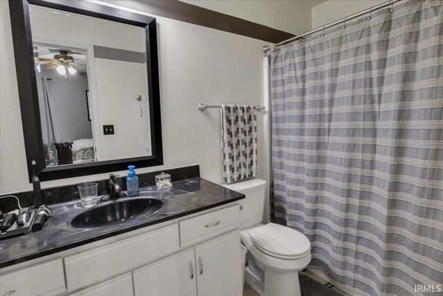 3805 Pine Needle Point, Evansville, IN 47715