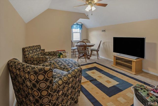 3805 Pine Needle Point, Evansville, IN 47715