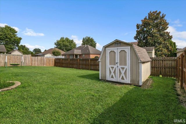 3805 Pine Needle Point, Evansville, IN 47715