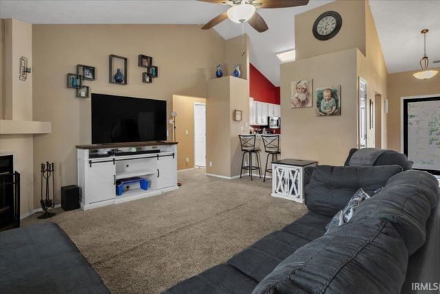 3805 Pine Needle Point, Evansville, IN 47715