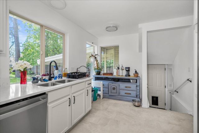 24 E 34th Ave, Spokane, WA 99203