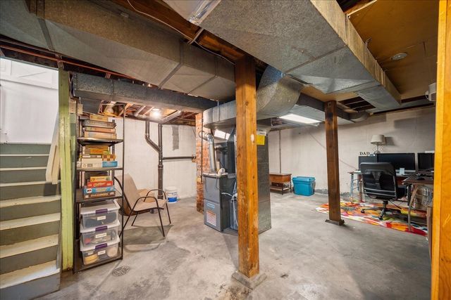 24 E 34th Ave, Spokane, WA 99203