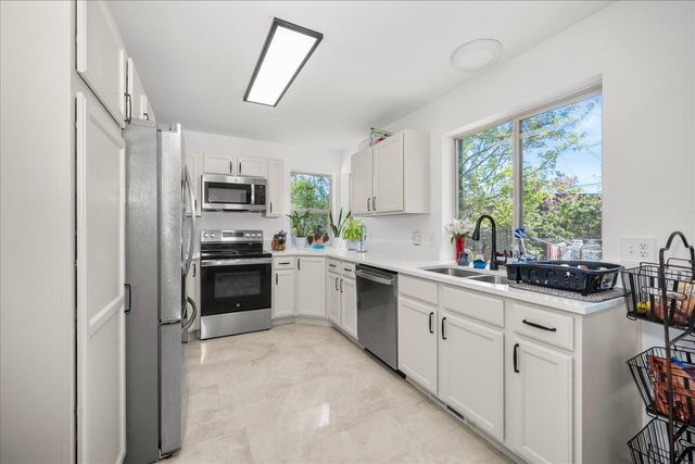 24 E 34th Ave, Spokane, WA 99203