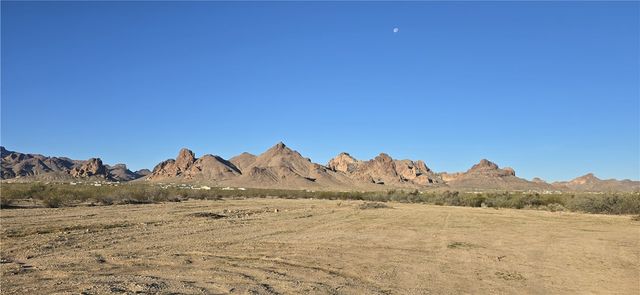 2917 S Pima Road, Golden Valley, AZ 86413