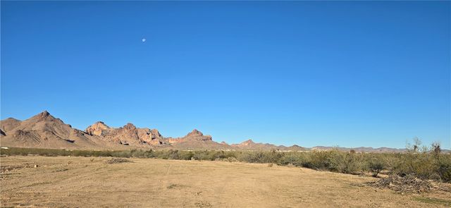 2917 S Pima Road, Golden Valley, AZ 86413