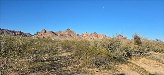 2917 S Pima Road, Golden Valley, AZ 86413