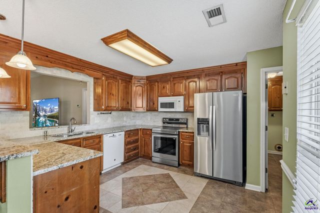 205 Autumn Woods Drive, Warner Robins, GA 31088