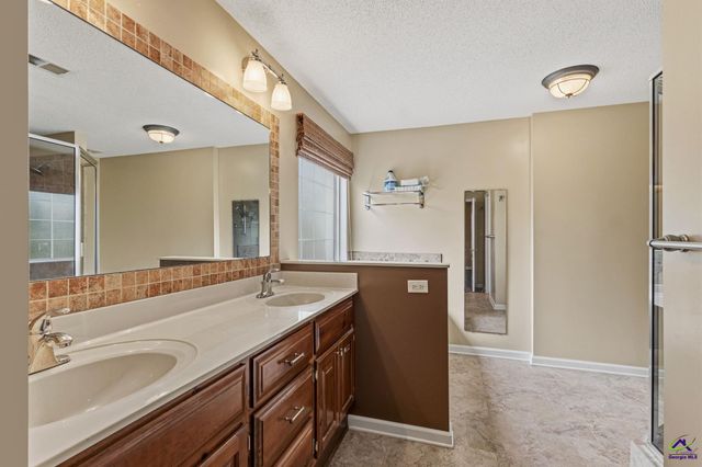 205 Autumn Woods Drive, Warner Robins, GA 31088