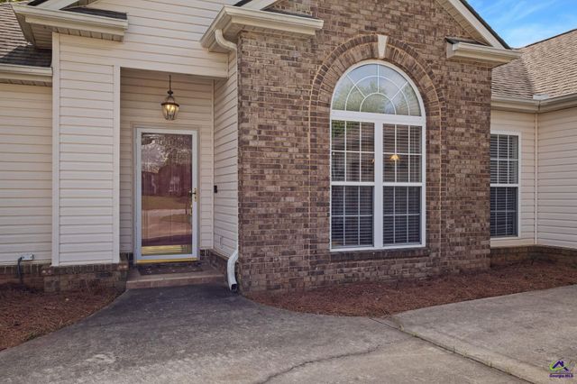 205 Autumn Woods Drive, Warner Robins, GA 31088