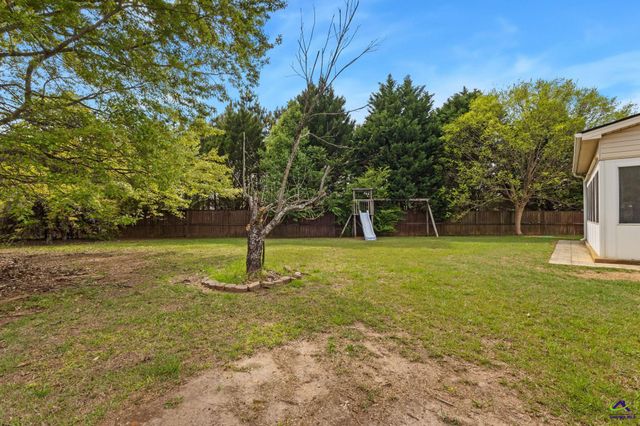 205 Autumn Woods Drive, Warner Robins, GA 31088