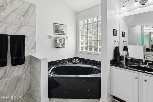 1716 SECLUDED WOODS Way, Fleming Island, FL 32003