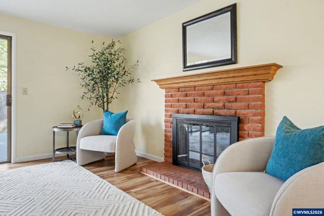 1525 NW Woodland Dr, Corvallis, OR 97330