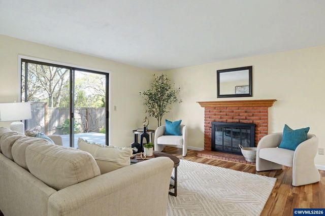 1525 NW Woodland Dr, Corvallis, OR 97330