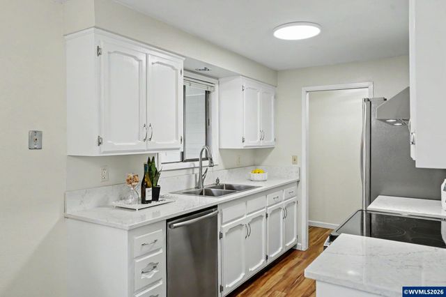 1525 NW Woodland Dr, Corvallis, OR 97330