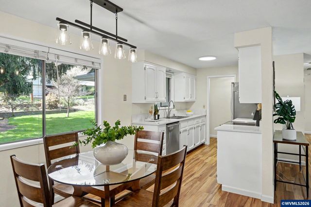 1525 NW Woodland Dr, Corvallis, OR 97330