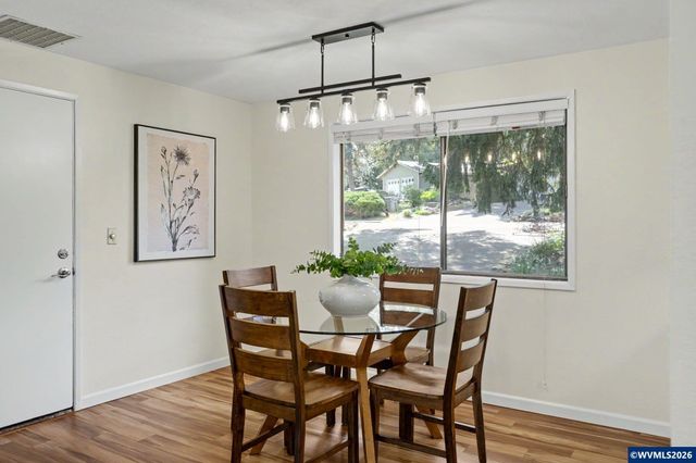 1525 NW Woodland Dr, Corvallis, OR 97330