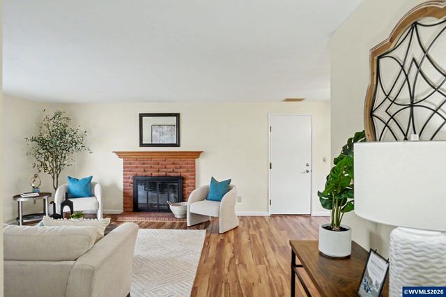 1525 NW Woodland Dr, Corvallis, OR 97330