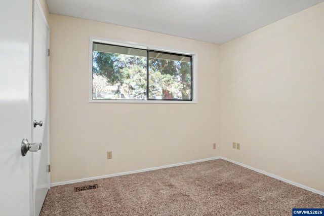 1525 NW Woodland Dr, Corvallis, OR 97330