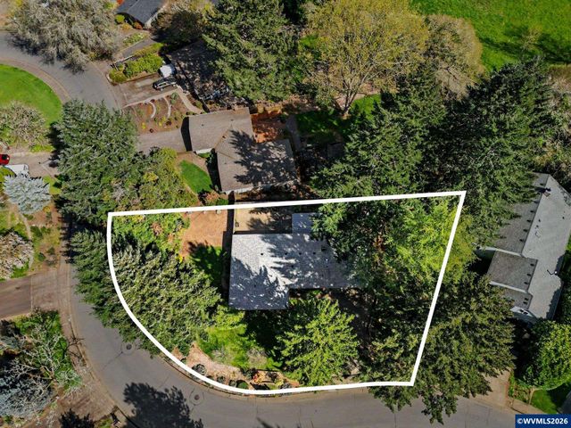 1525 NW Woodland Dr, Corvallis, OR 97330