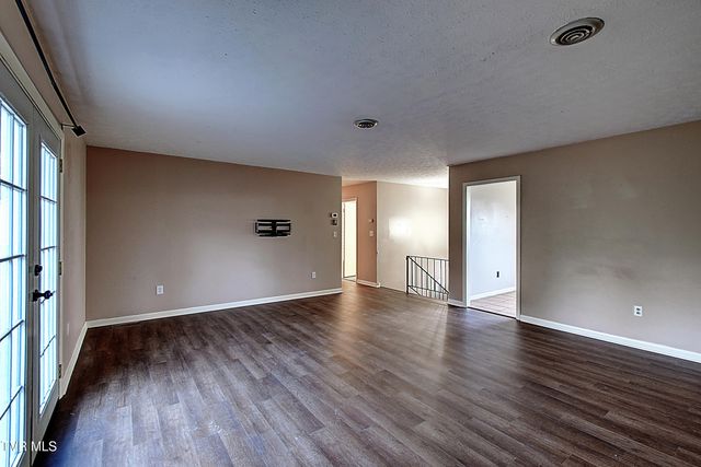 466 Old Hickory Circle, Mount Carmel, TN 37645