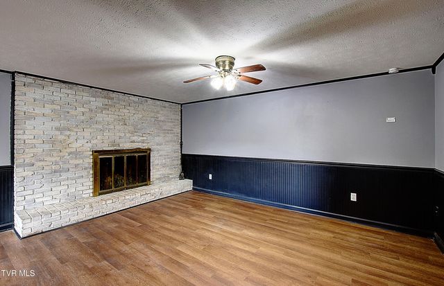 466 Old Hickory Circle, Mount Carmel, TN 37645