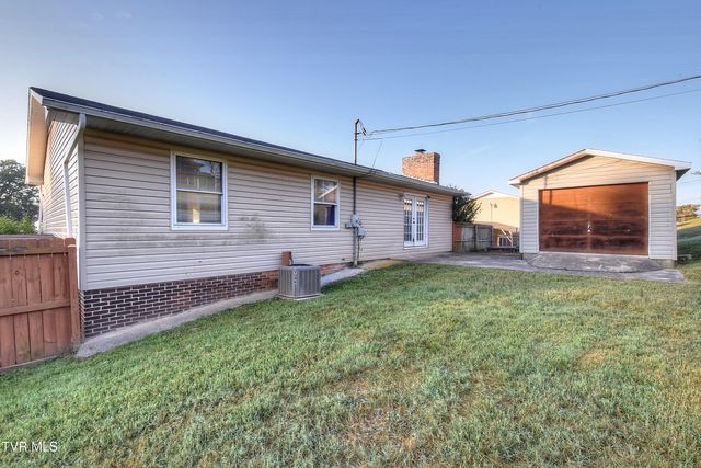 466 Old Hickory Circle, Mount Carmel, TN 37645